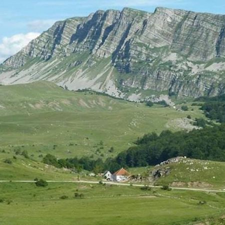 Cemerno Cottage Gacko 外观 照片