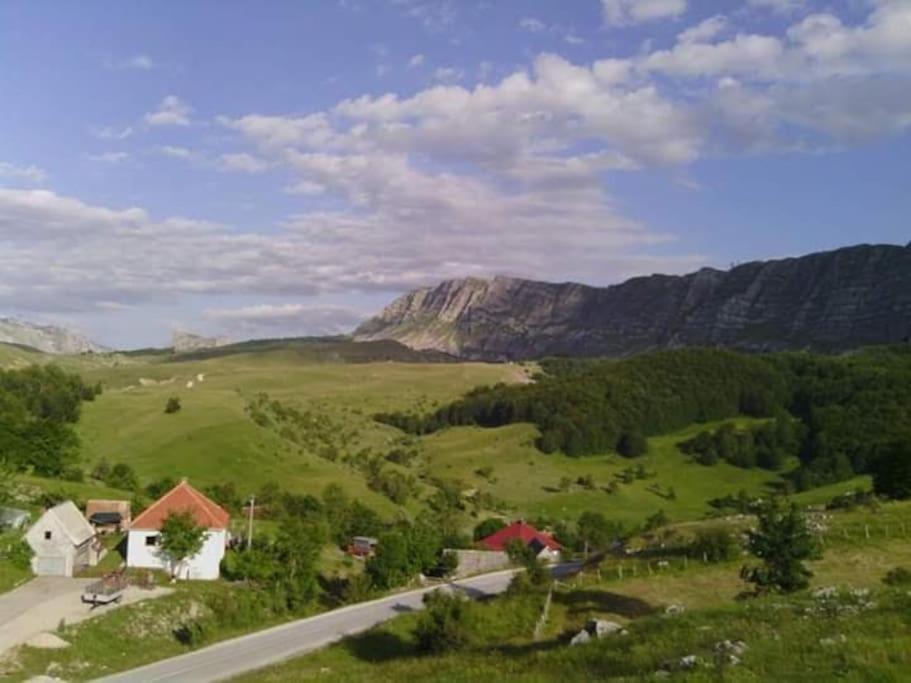 Cemerno Cottage Gacko 外观 照片