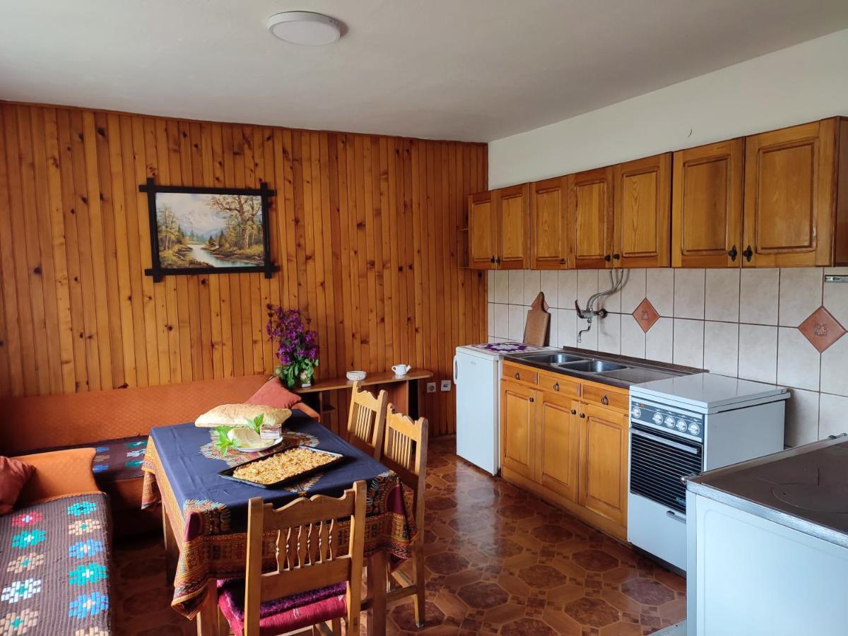 Cemerno Cottage Gacko 外观 照片