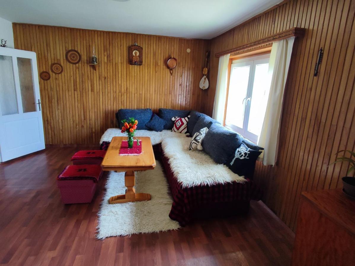 Cemerno Cottage Gacko 外观 照片