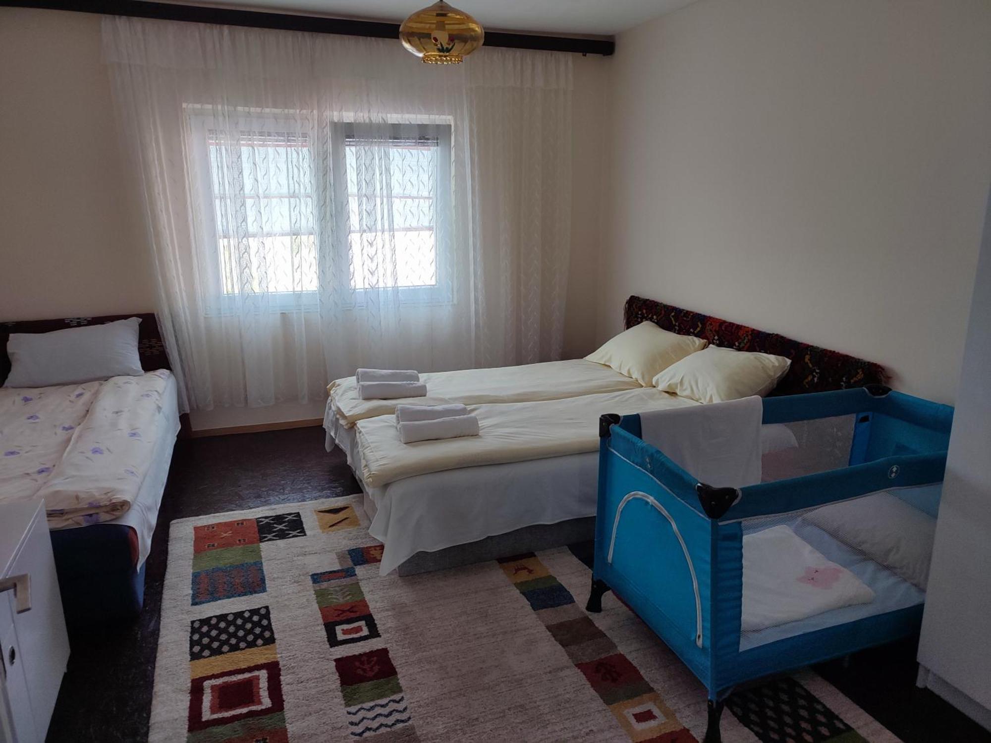 Cemerno Cottage Gacko 外观 照片